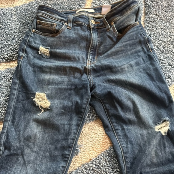 Gently used women’s EUNINA distressed crop jeans - Picture 1 of 5